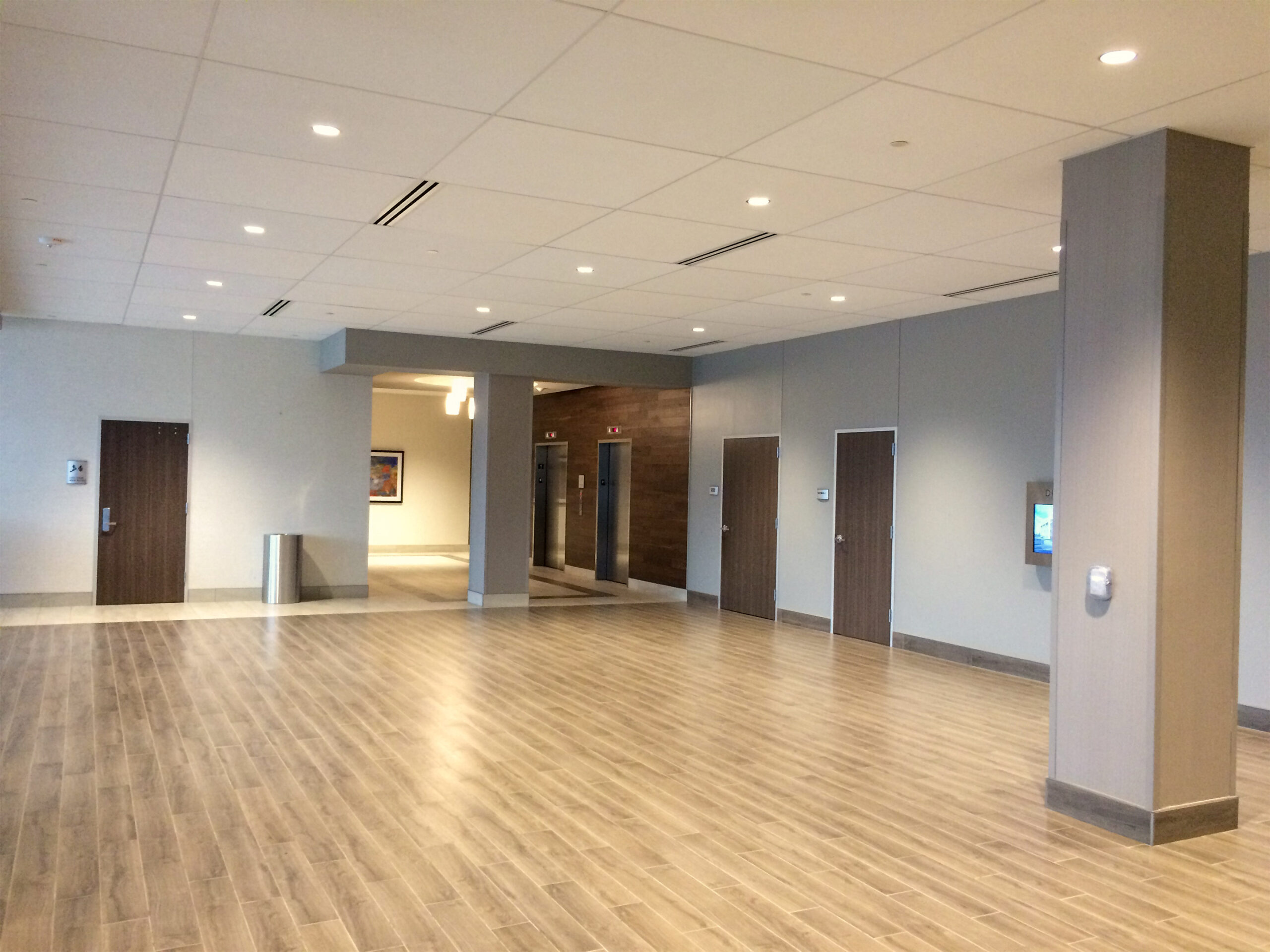 NEC-Garland-TX-MOB-BS&W-05-Interior